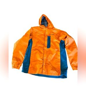 Columbia Omni-Shed Technology rain jacket/ wind breaker. Orange/ gray size 18-20